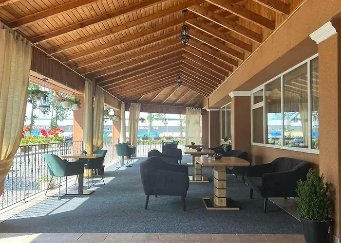 Hotel Intourist 3*